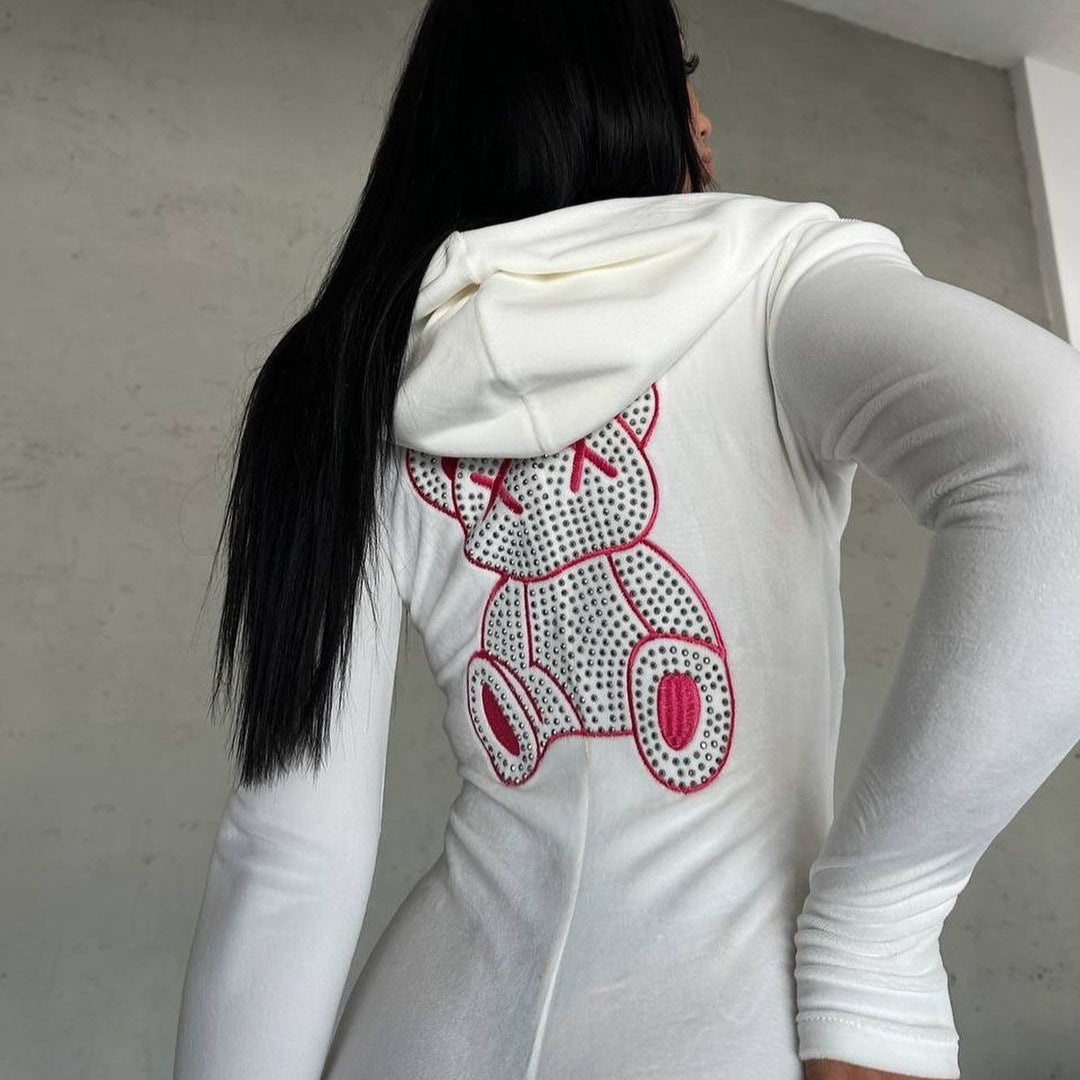 Damen Kapuzenkleid mit funkelndem Bärenmotiv und figurbetonendem Schnitt Stalluxe