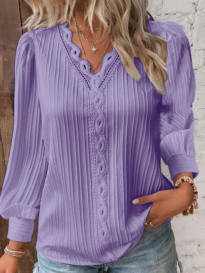 Damen Bluse mit raffiniertem Falten-Design und eleganten Spitzenakzenten Stalluxe