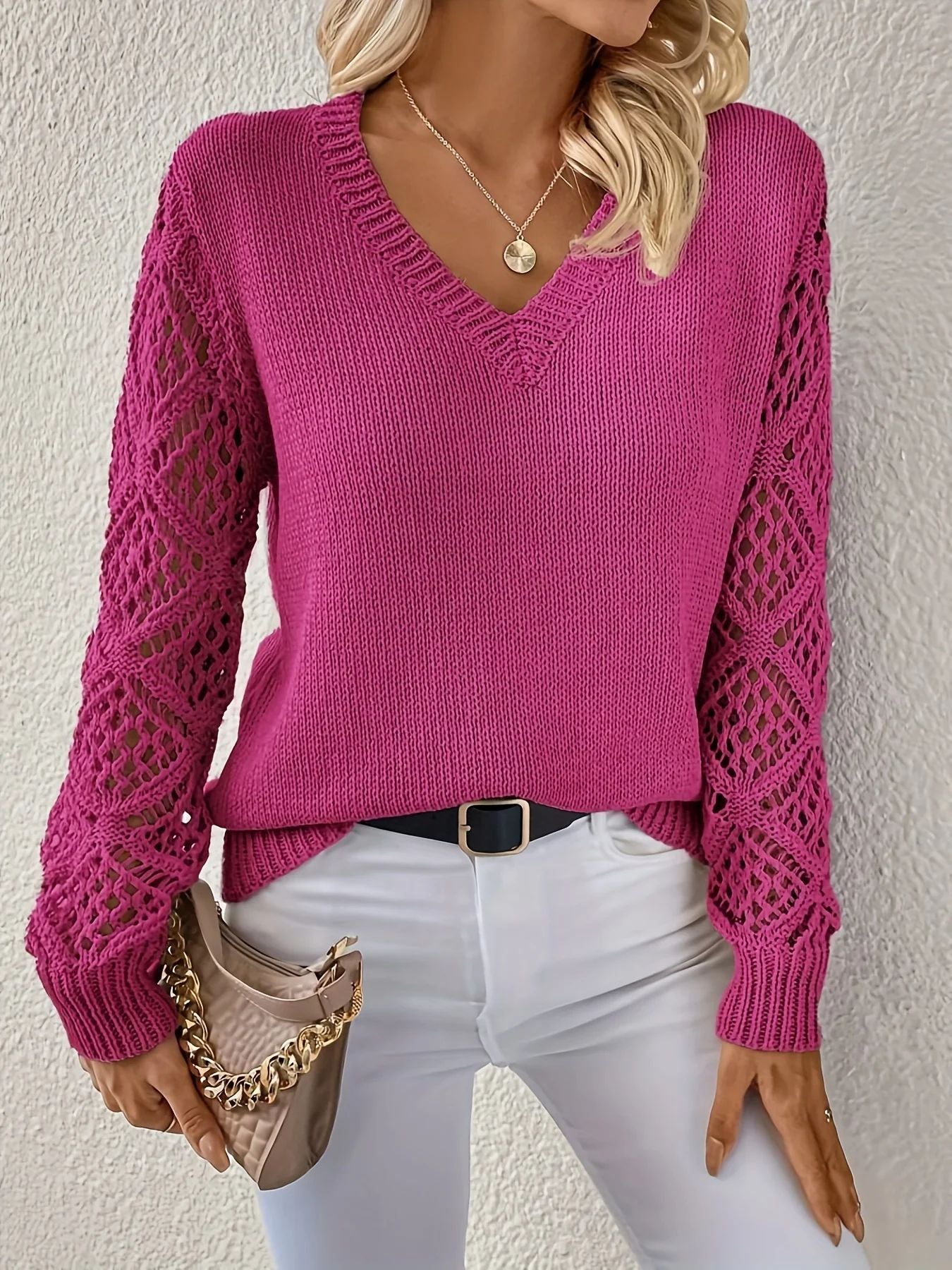 Damen Eleganter Strickpullover mit V-Ausschnitt und gehäkelten Ärmeln Stalluxe Magenta