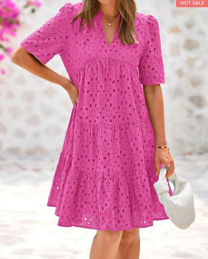 Damen luftiges Kleid mit trendigem Lochmuster und voluminöser Silhouette Stalluxe