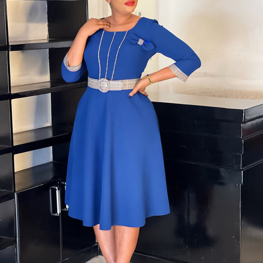 Damen A-Linien Kleid mit dekorativem Taillengürtel und eleganten Details Stalluxe