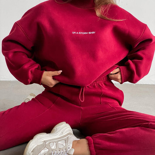 Damen sportlicher Lounge-Anzug mit hohem Kragen und weiten Ärmeln Stalluxe