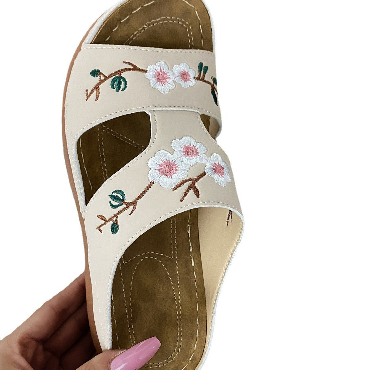 Damen bequeme Pantoletten mit floralem Stickdesign und anatomischer Fußbettung Stalluxe