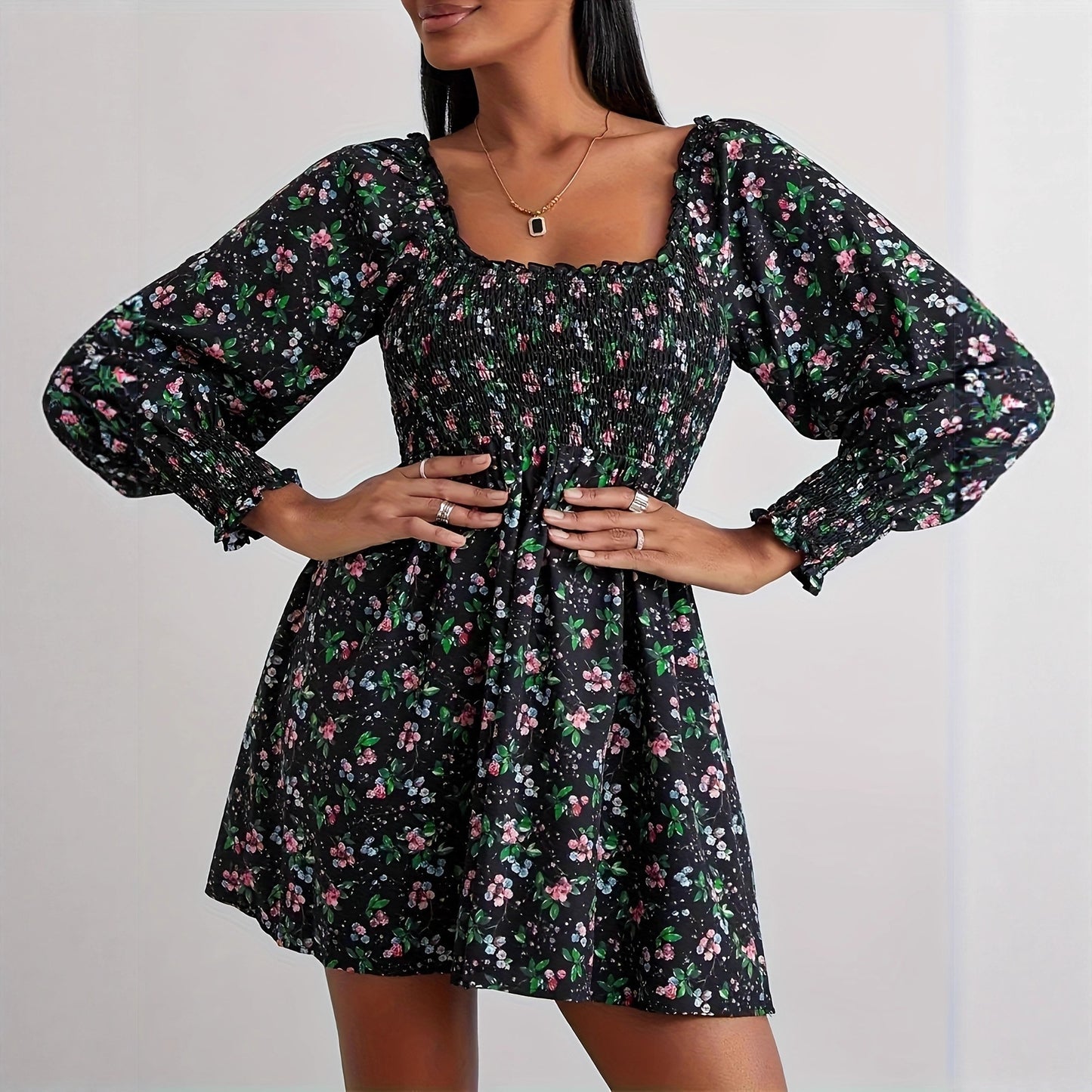 Damen Blumenkleid mit Smock-Details und schwingendem Saum Stalluxe