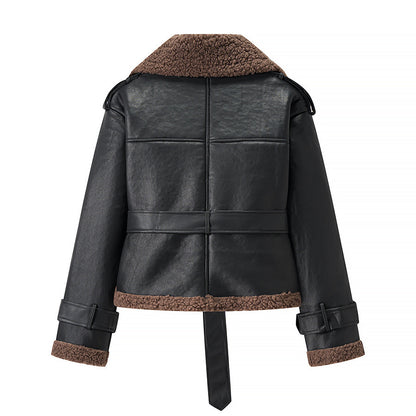 Damen modische Kunstlederjacke mit Teddyfell-Kragen und taillierbarem Gürtel Stalluxe