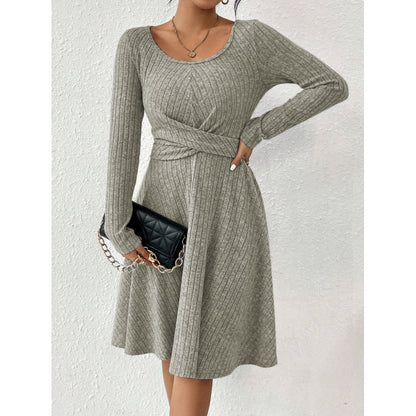 Damen Fließendes Jerseykleid mit Wickelbund und langen Ärmeln Stalluxe