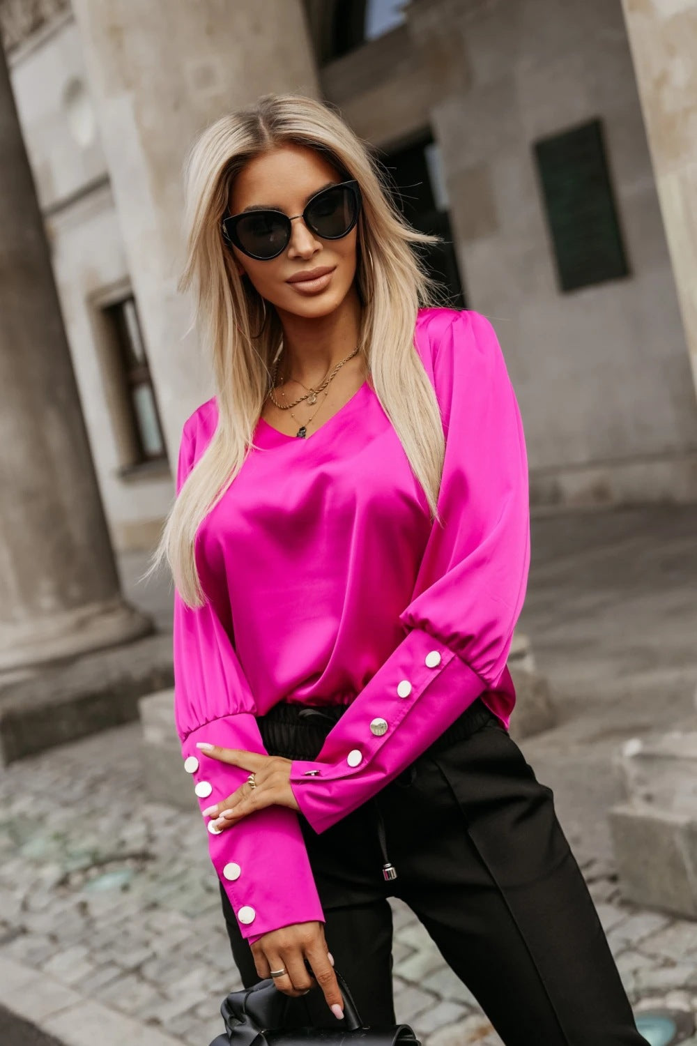 Damen Bluse mit modischen Puffärmeln und dekorativen Knopfdetails Stalluxe