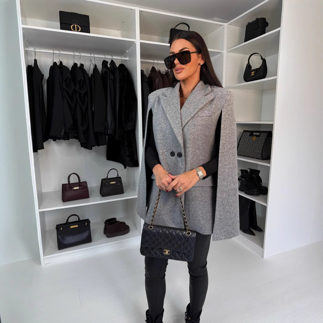 Damen Eleganter Cape-Blazer mit doppelter Knopfleiste und klaren Linien Stalluxe