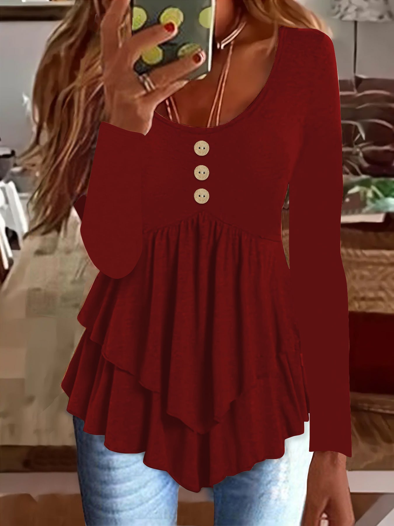 Damen Langarm Blusenshirt mit mehrlagigem Design und dekorativen Knopfdetails Stalluxe Burgunderrot