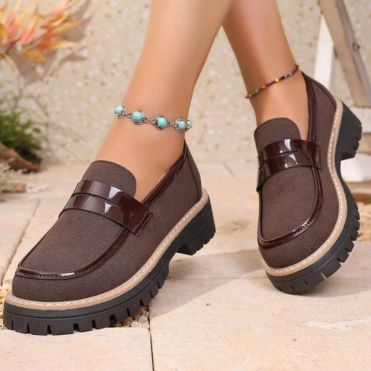 Damen Komfortable Slip-On Schuhe mit robustem Profil und eleganter Applikation Stalluxe