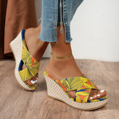 Damen Wedge-Sandalen mit floralem Design und rutschfester Sohle Stalluxe