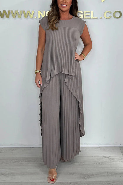 Damen elegantes Plissee-Jumpsuit mit asymmetrischem Saum und fließendem Design Stalluxe