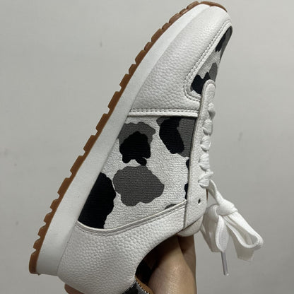 Damen Sneakers im modernen Kuhfell-Design mit flexiblem Sohlenkomfort Stalluxe