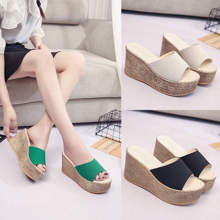 Damen Wedgesandalen mit modernem Riemendesign und komfortablem Fußbett Stalluxe