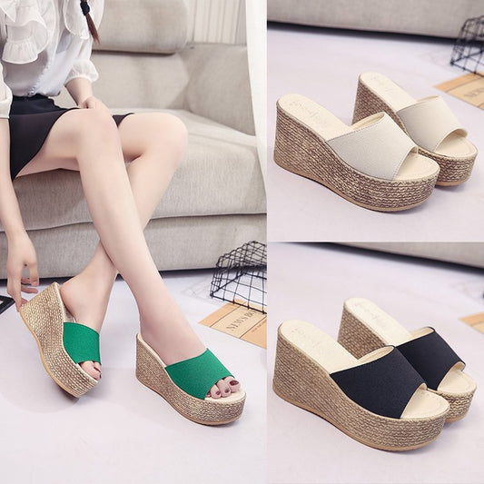 Damen Wedgesandalen mit modernem Riemendesign und komfortablem Fußbett Stalluxe