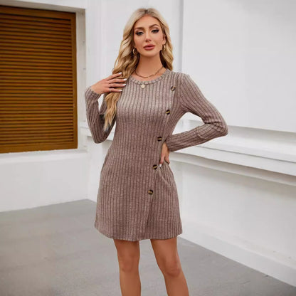 Damen Strickkleid mit hochwertigem Rippdesign und dekorativen Knöpfen Stalluxe