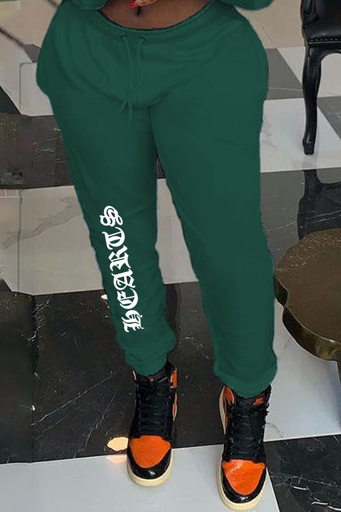Damen bequeme Sweatpants mit seitlichem Schriftzug Stalluxe