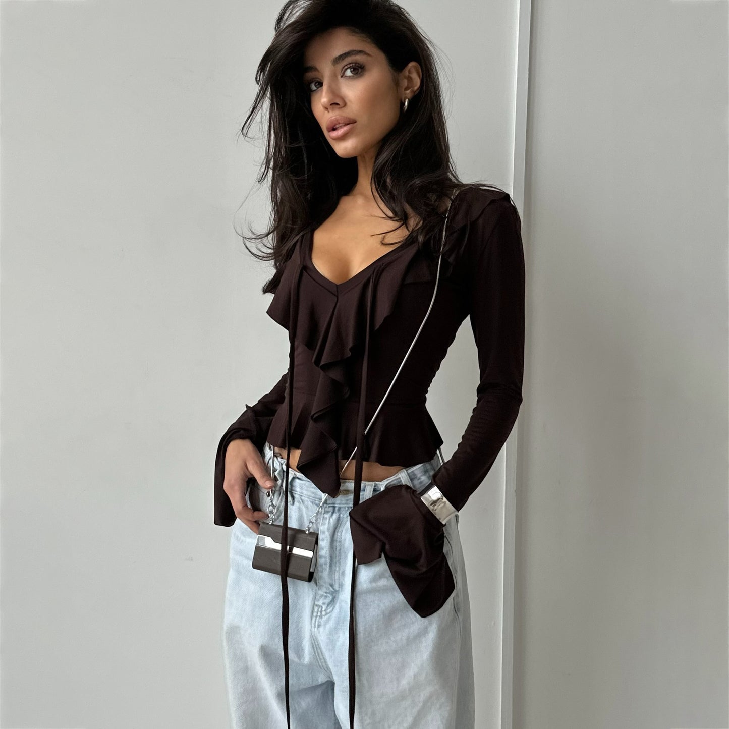 Damen Langarmbluse mit Rüschen und tiefem V-Ausschnitt Stalluxe