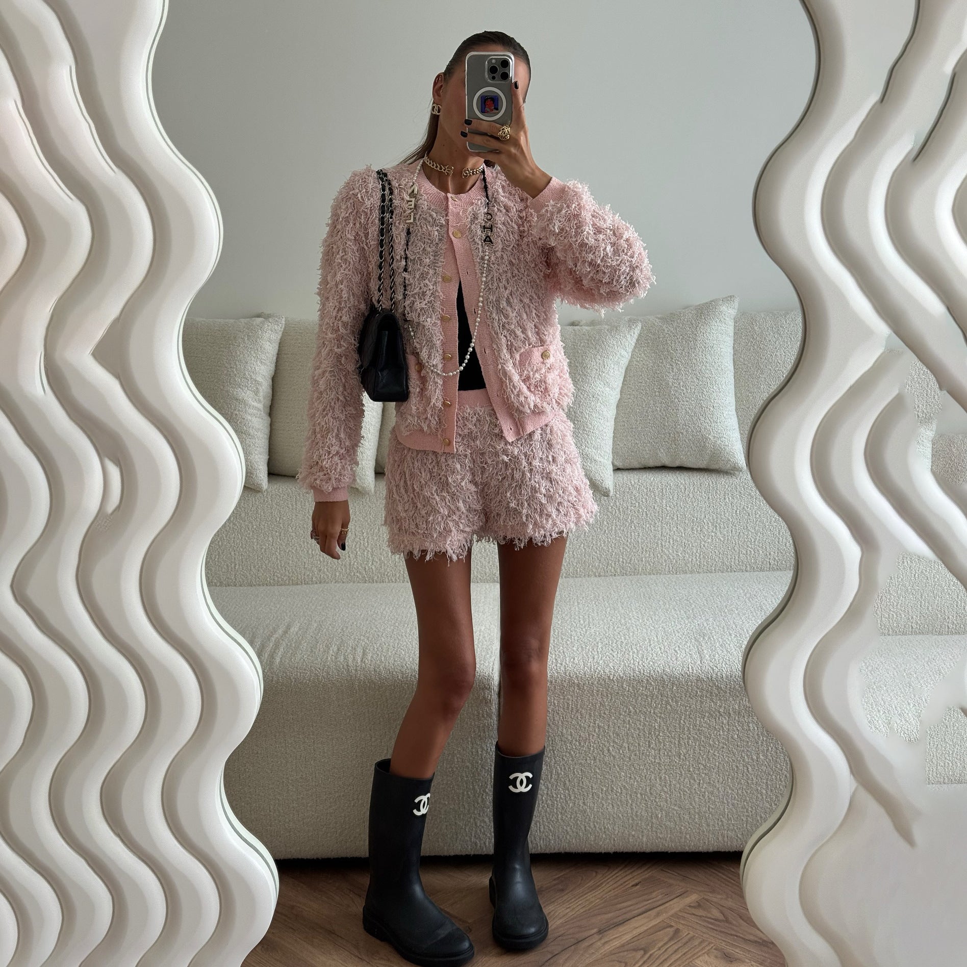 Damen Modisches Strick-Set mit fransigen Details und eleganten Knöpfen Stalluxe