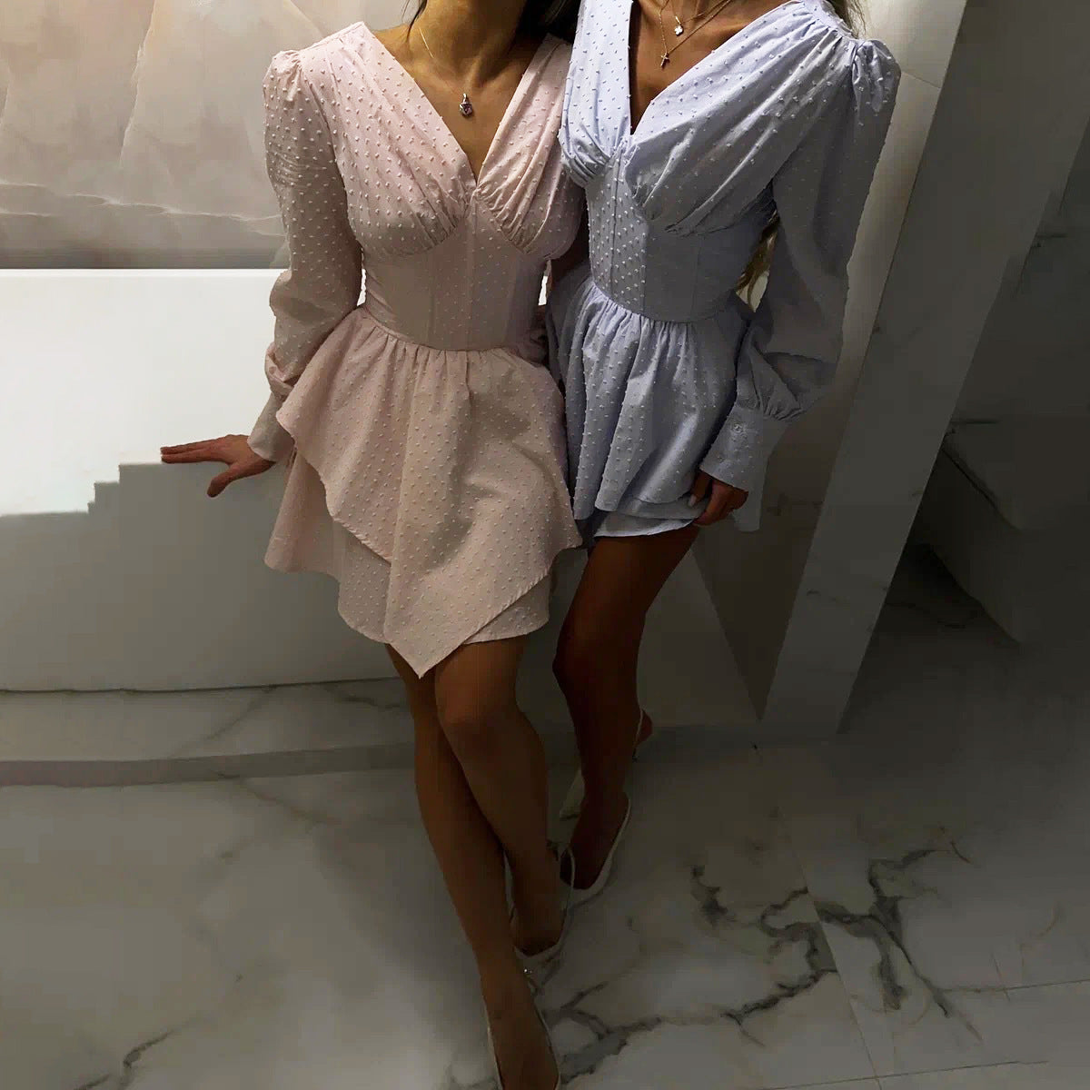 Damen verspieltes Wickelkleid mit voluminösen Ärmeln und asymmetrischem Saum Stalluxe