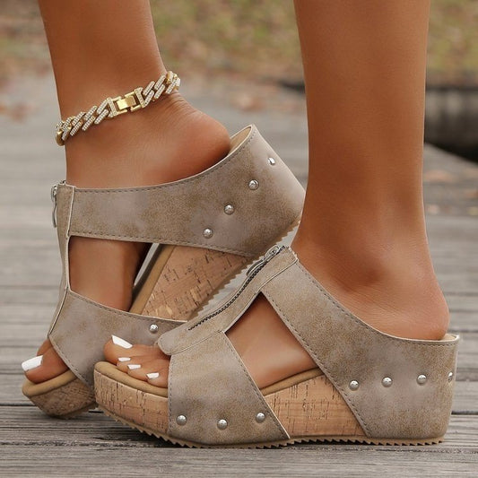 Damen Wedge-Pantoletten mit schickem Zipper und modischen Nieten Stalluxe