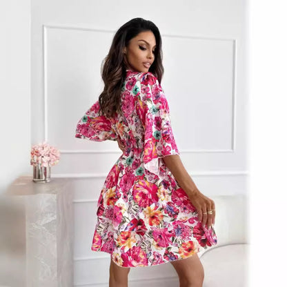 Damen Blumiges Minikleid mit voluminösen Ärmeln Stalluxe