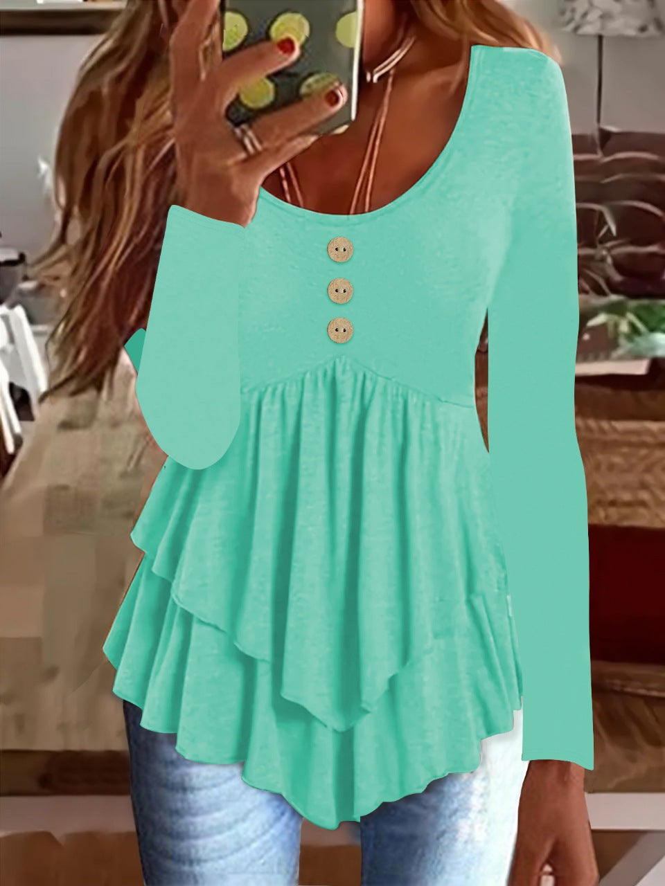 Damen Langarm Blusenshirt mit mehrlagigem Design und dekorativen Knopfdetails Stalluxe Hellgrün