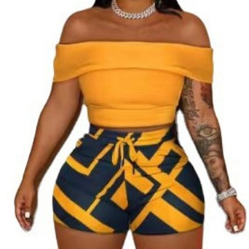 Damen Set aus schulterfreier Bluse und gemusterten Shorts Stalluxe