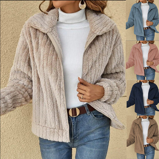 Damen Kuschelige Fleecejacke mit hohem Kragen und texturiertem Design Stalluxe