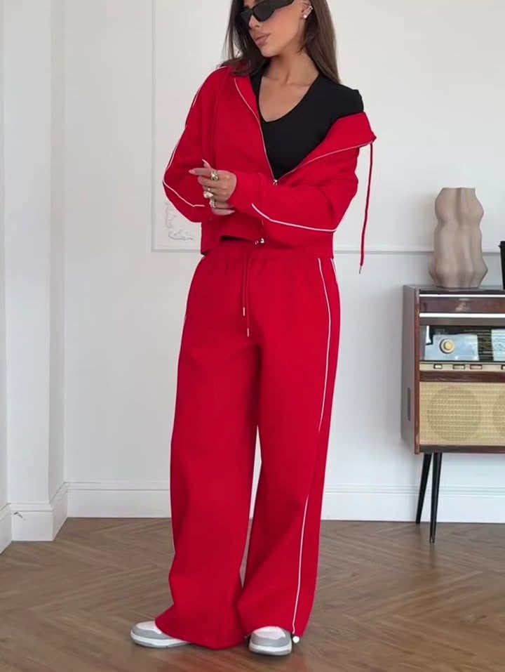 Damen bequemer Hoodie und weite Sporthose mit seitlichen Akzenten Stalluxe