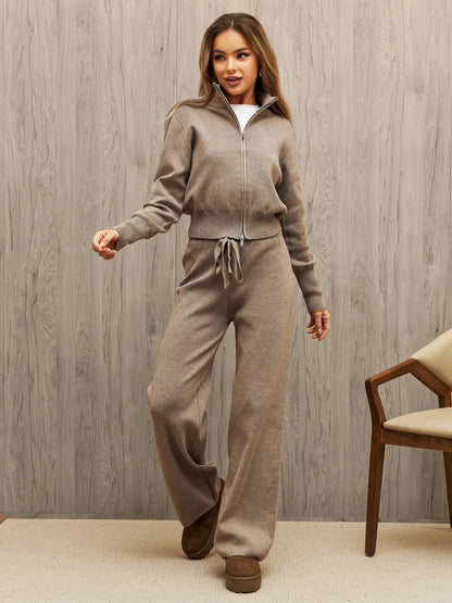 Damen gemütlicher Fleece-Jogginganzug mit eleganter Kapuze und praktischen Taschen Stalluxe