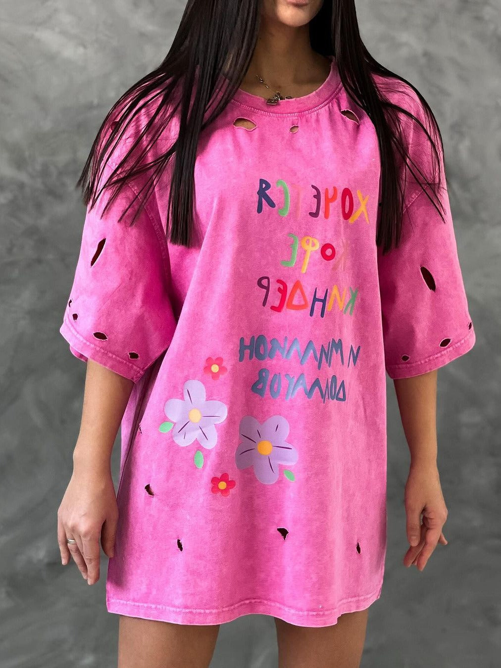 Damen Oversized T-Shirt Kleid mit einzigartigem Grafikriss-Design Stalluxe Pink