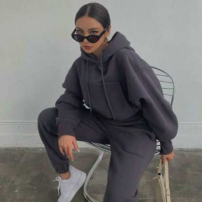 Damen Modischer Hoodie mit lässigem Schnitt und praktischer Kängurutasche Stalluxe