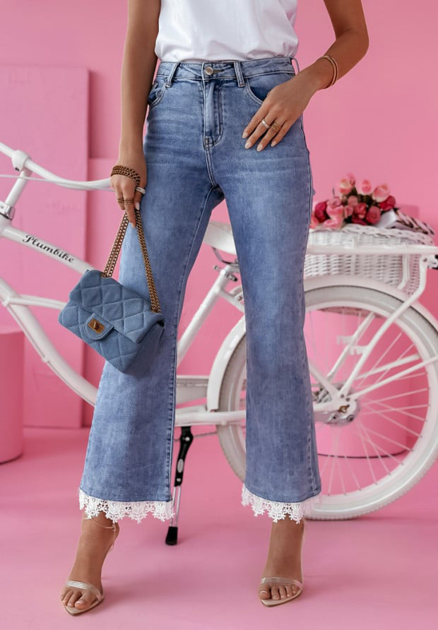Damen Weit geschnittene Jeans mit Spitzenabschluss Stalluxe