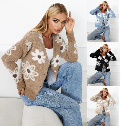 Damen Kuschelige Strickjacke mit Blumenmuster und dekorativen Knöpfen Stalluxe