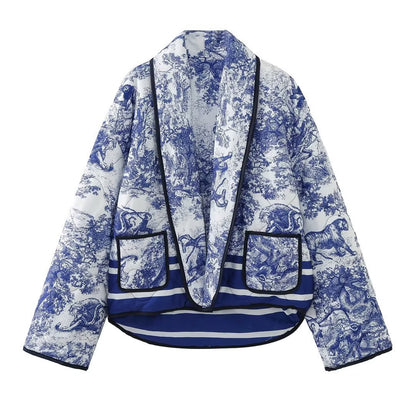 Damen Oversized Steppjacke mit floralem Muster und kontrastierenden Details Stalluxe