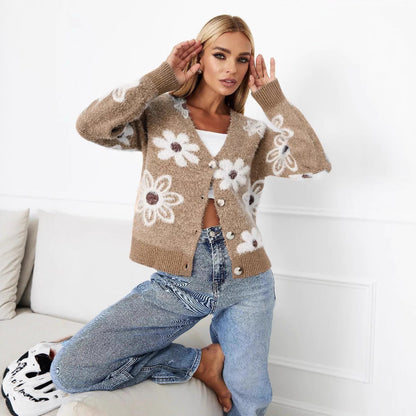 Damen Kuschelige Strickjacke mit Blumenmuster und dekorativen Knöpfen Stalluxe