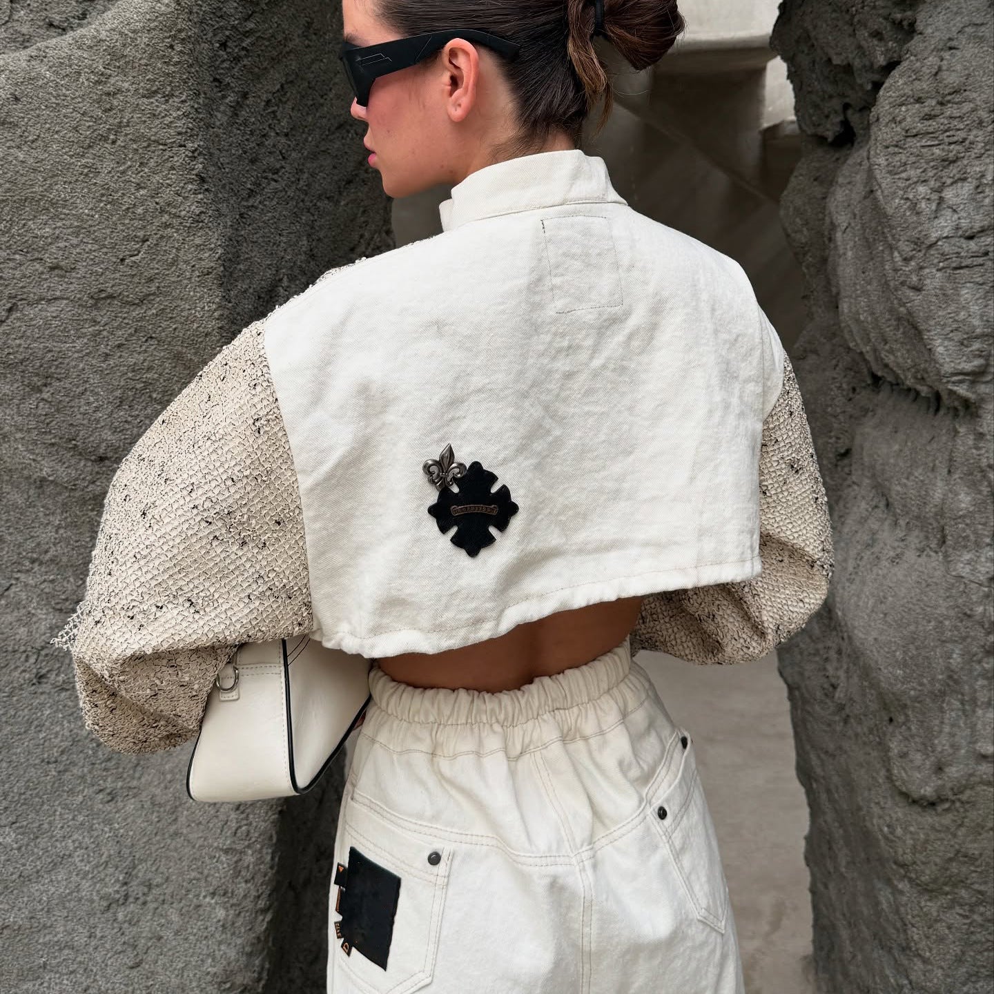 Damen Kawai Crop-Jacke mit einzigartigen Stickereien und modischem Schnitt Stalluxe