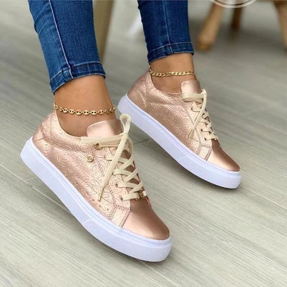 Damen Sneakers mit stilvollem Blütenmuster und glamourösen Akzenten Stalluxe