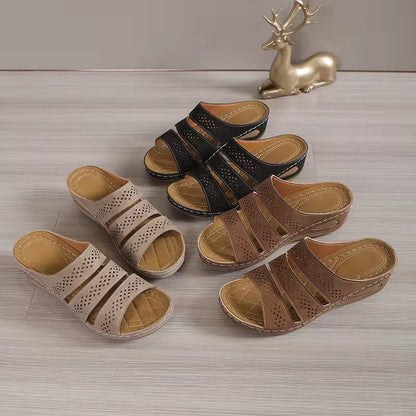 Damen komfortable Zehentrennersandalen mit perforierten Riemen und anatomischem Fußbett Stalluxe