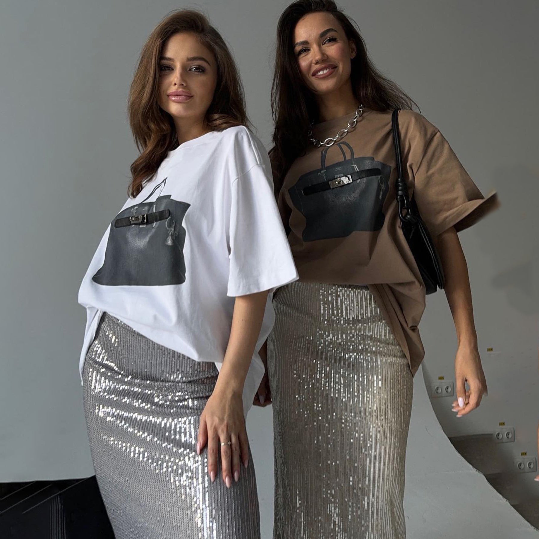 Damen Oversized T-Shirt mit trendigem Handtaschen-Print Stalluxe Weiß