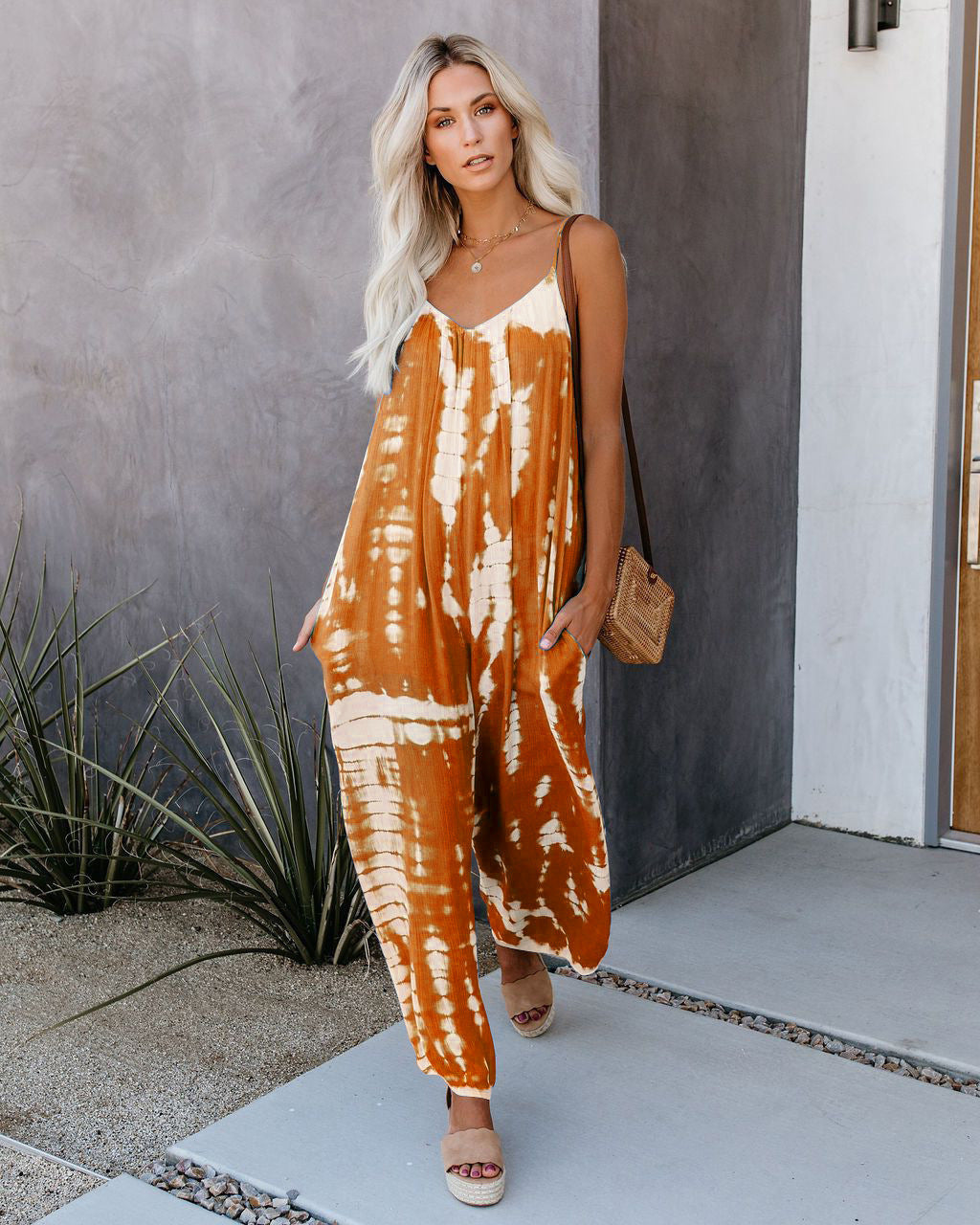 Damen Elegantes Jumpsuit mit Spaghettiträgern und weitem Bein Stalluxe