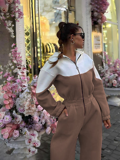 Damen sportlicher Zweiteiler mit kontrastierenden Farben und praktischen Taschen Stalluxe