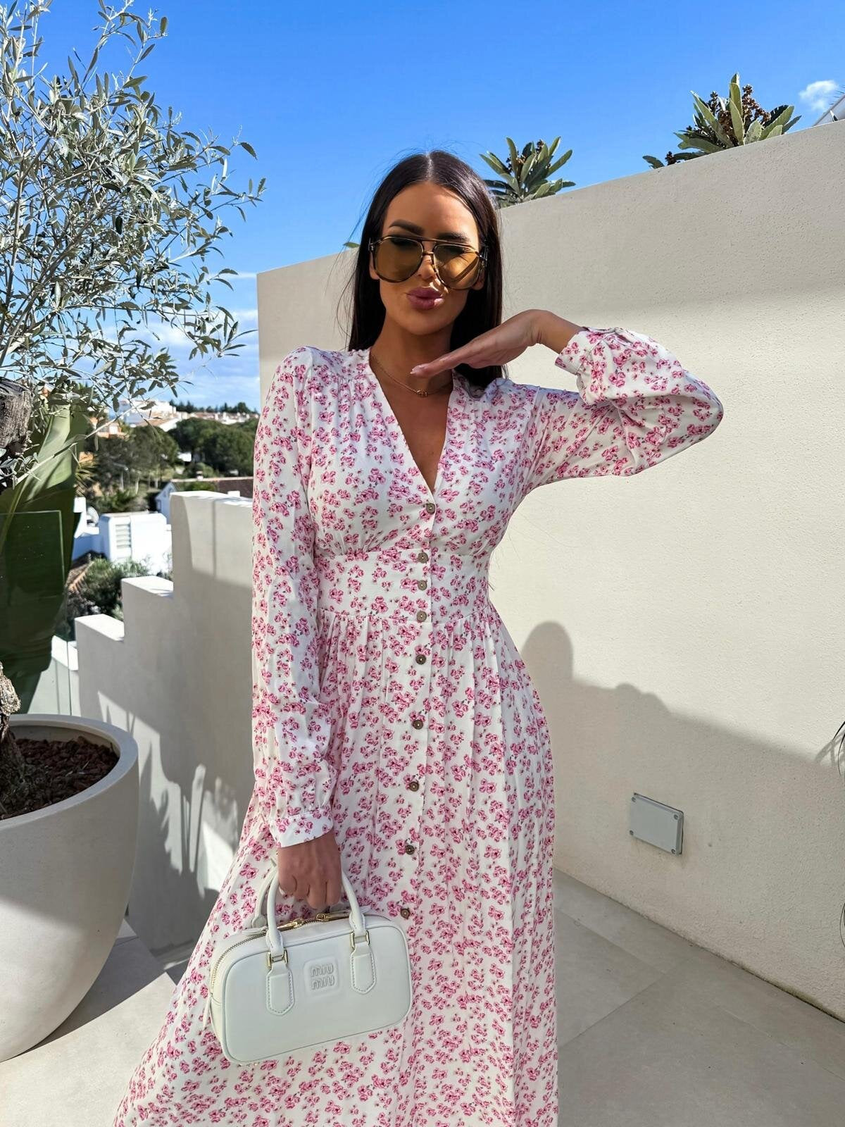 Damen Blümchen Maxikleid mit knöpfbarem Oberteil und eleganten Puffärmeln Stalluxe