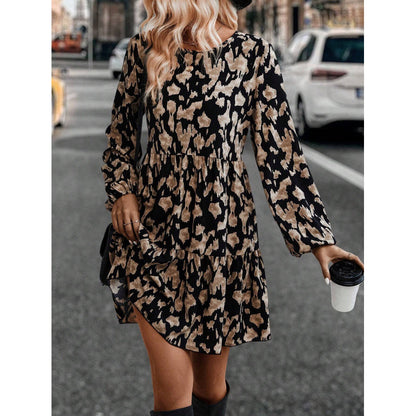 Damen Freizeitkleid mit voluminösen Ärmeln und verspielt-floralen Akzenten Stalluxe