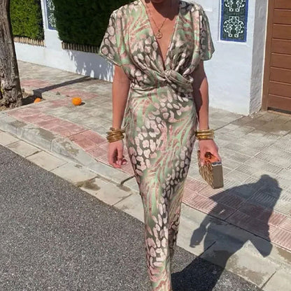 Damen Wickelkleid mit elegantem Leopardenmuster und tiefem V-Ausschnitt Stalluxe