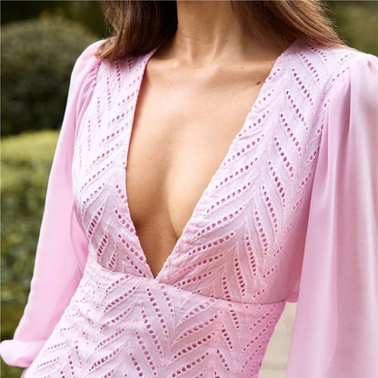 Damen Minikleid mit voluminösen Ärmeln und tiefem V-Ausschnitt Stalluxe