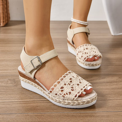 Damen Wedge-Sandalen mit eleganter Häkel-Applikation und komfortablem Fußbett Stalluxe