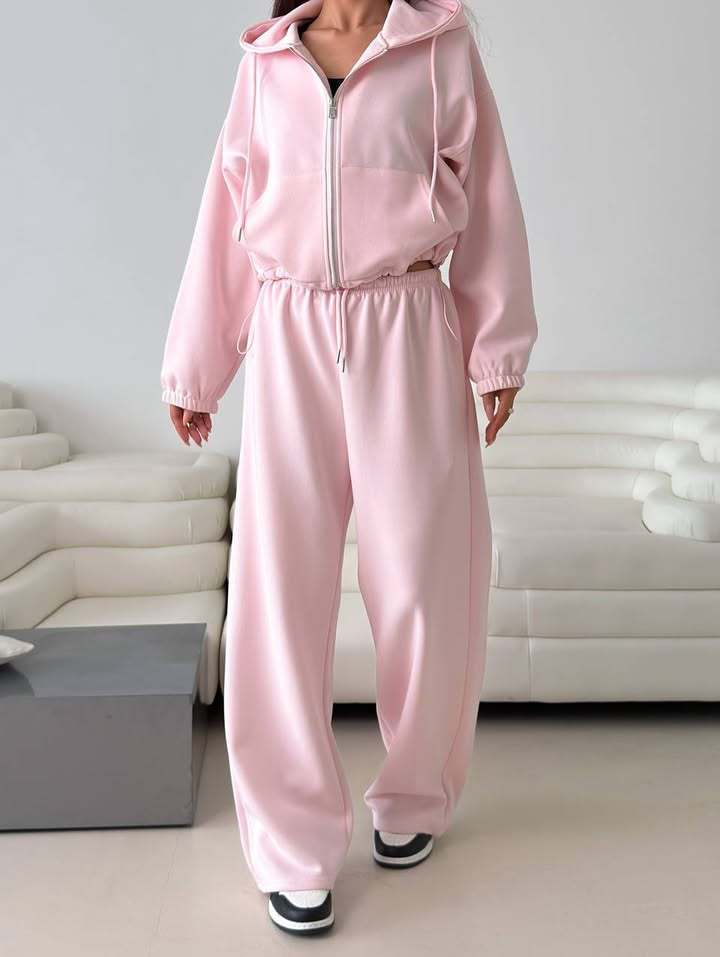 Damen modischer Hoodie mit kurzem Schnitt und passenden Jogginghosen Stalluxe