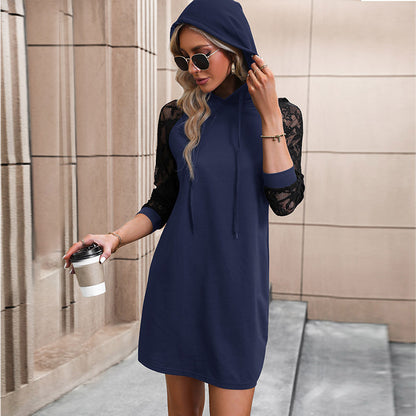 Damen Kapuzenkleid mit eleganten Spitzenärmeln Stalluxe